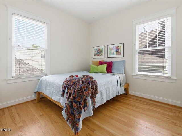 913 Edgewater Circle, Chapel Hill, NC 27516