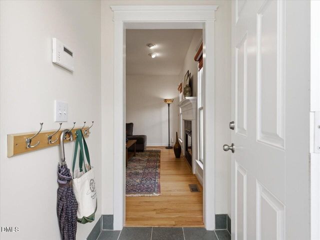 913 Edgewater Circle, Chapel Hill, NC 27516