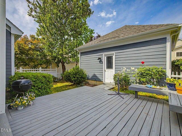 913 Edgewater Circle, Chapel Hill, NC 27516