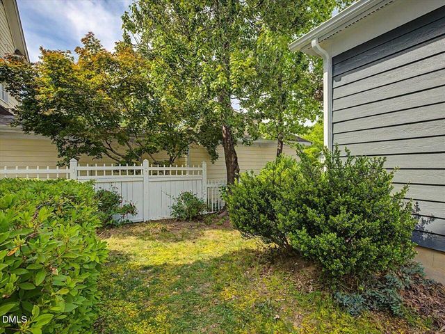 913 Edgewater Circle, Chapel Hill, NC 27516