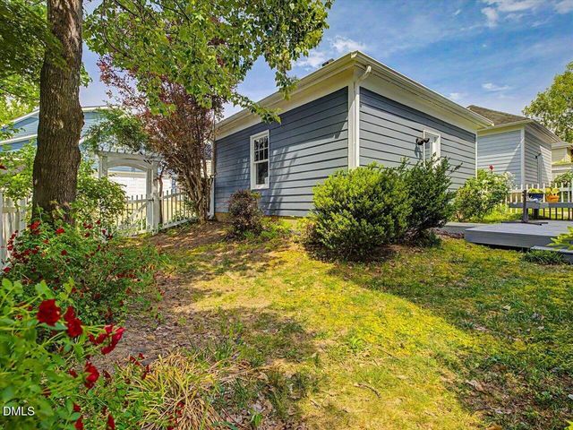 913 Edgewater Circle, Chapel Hill, NC 27516