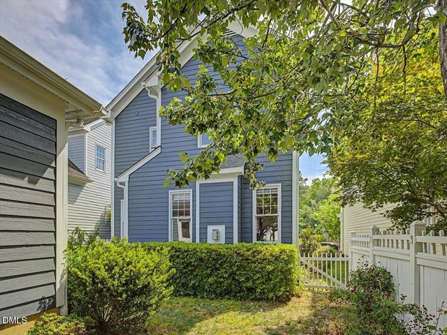 913 Edgewater Circle, Chapel Hill, NC 27516