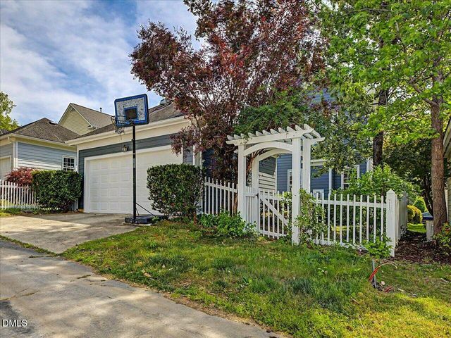 913 Edgewater Circle, Chapel Hill, NC 27516