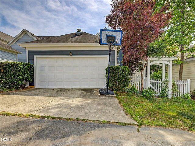 913 Edgewater Circle, Chapel Hill, NC 27516