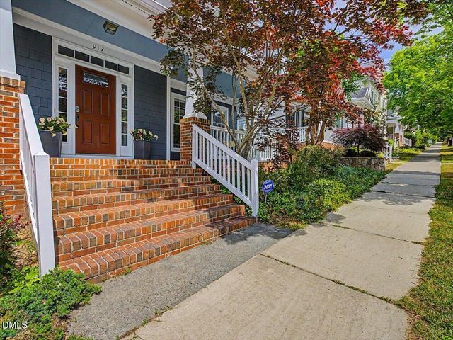 913 Edgewater Circle, Chapel Hill, NC 27516