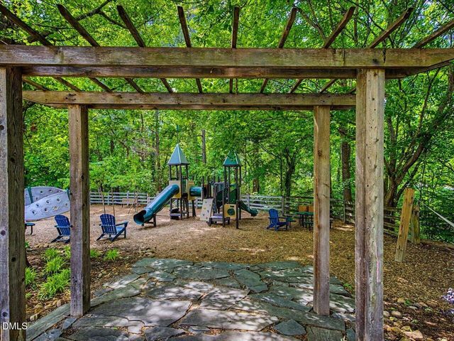 913 Edgewater Circle, Chapel Hill, NC 27516