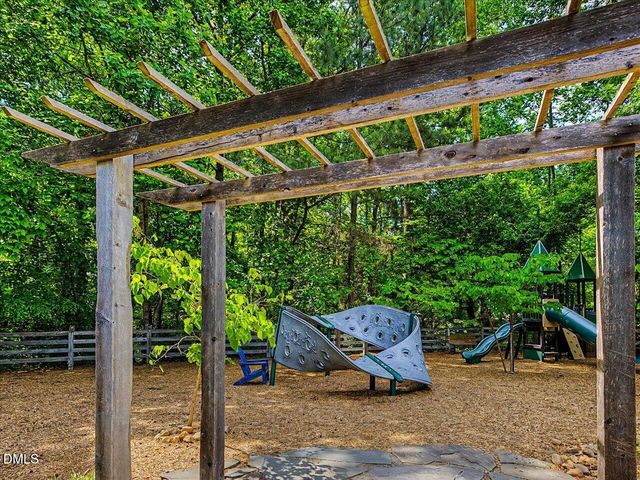 913 Edgewater Circle, Chapel Hill, NC 27516