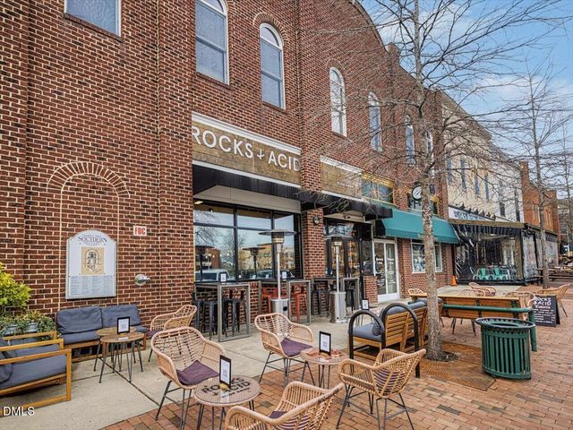 913 Edgewater Circle, Chapel Hill, NC 27516