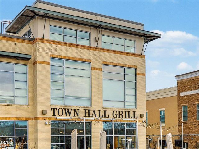 913 Edgewater Circle, Chapel Hill, NC 27516