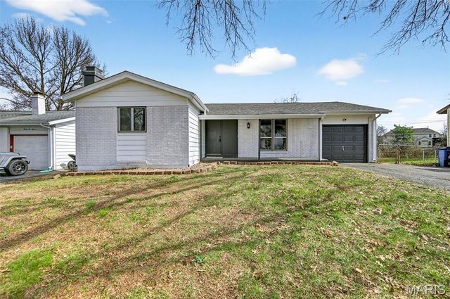 2120 Quirinal Court, Fenton, MO 63026