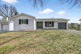 2120 Quirinal Court, Fenton, MO 63026