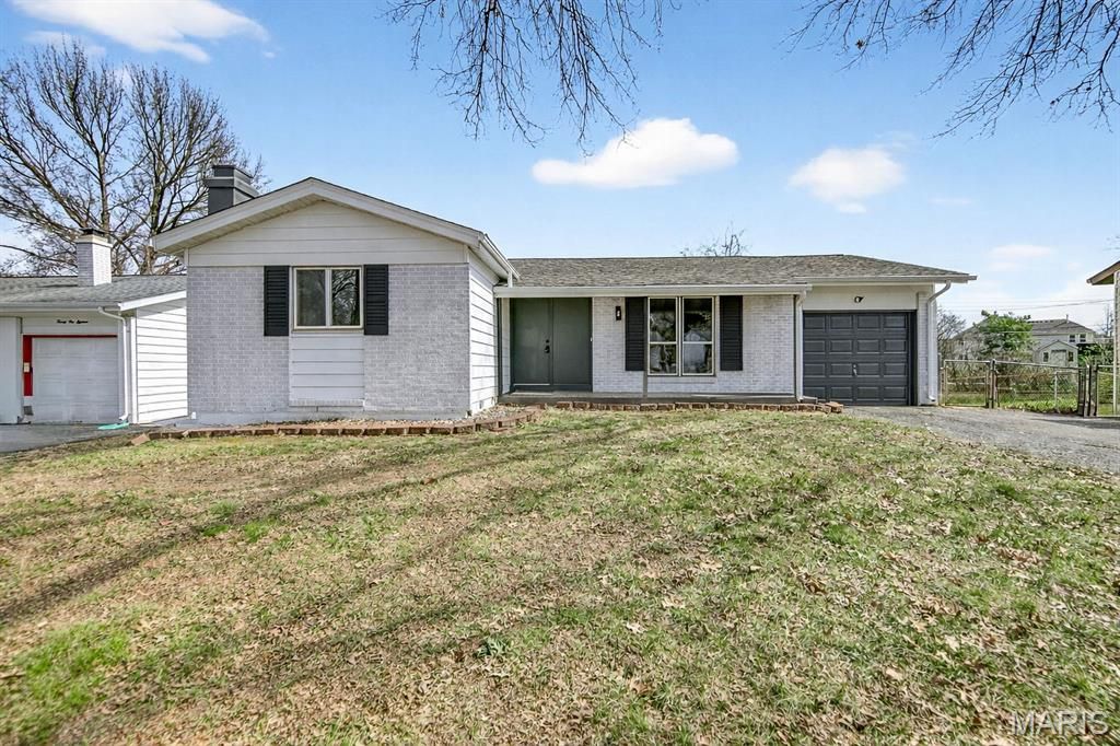 2120 Quirinal Court, Fenton, MO 63026