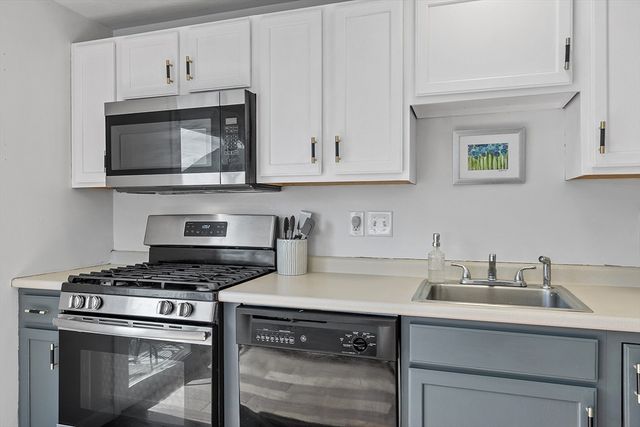 60 Liberty Street 3, Lowell, MA 01851
