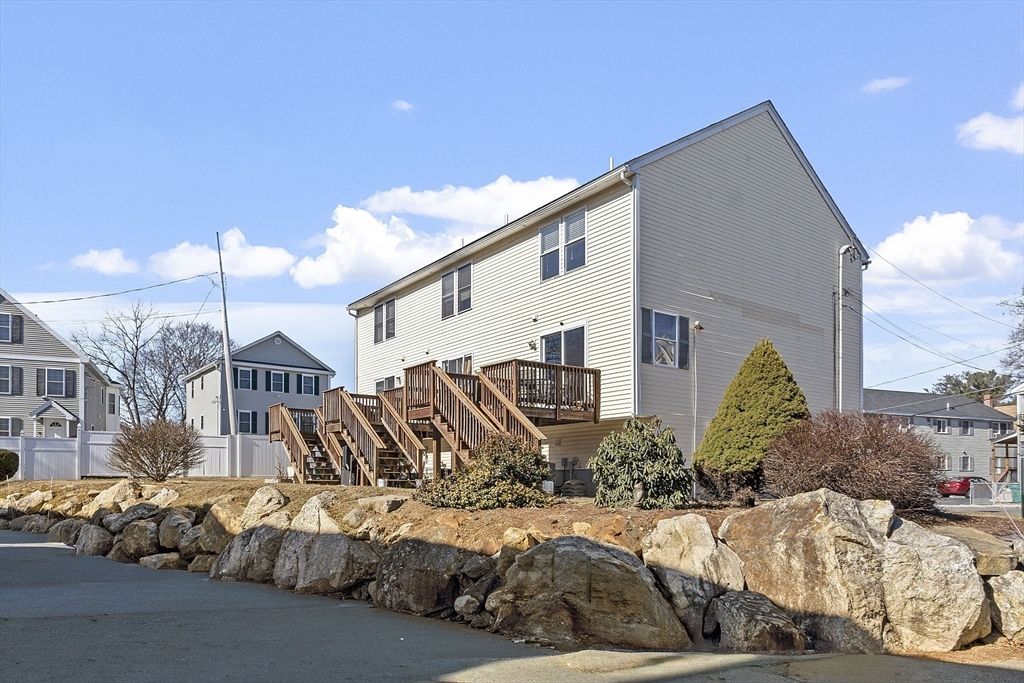 60 Liberty Street 3, Lowell, MA 01851