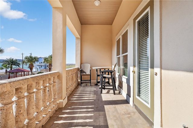 14910 Leeward Dr, Corpus Christi, TX 78418