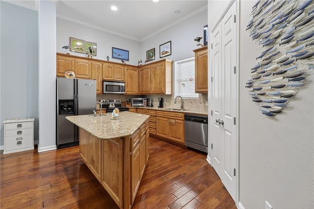 14910 Leeward Dr, Corpus Christi, TX 78418