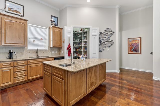 14910 Leeward Dr, Corpus Christi, TX 78418