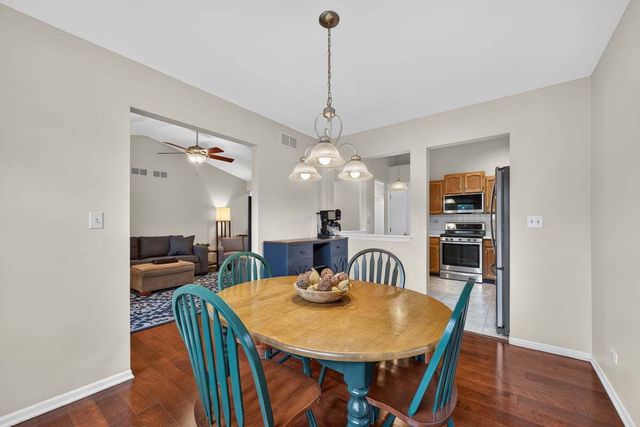 397 Meadowview Lane, Aurora, IL 60502