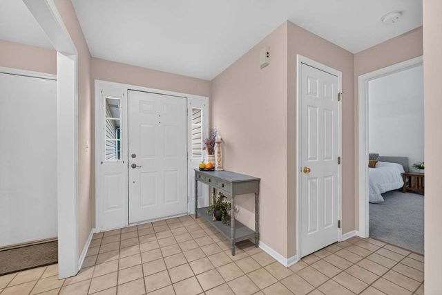 397 Meadowview Lane, Aurora, IL 60502