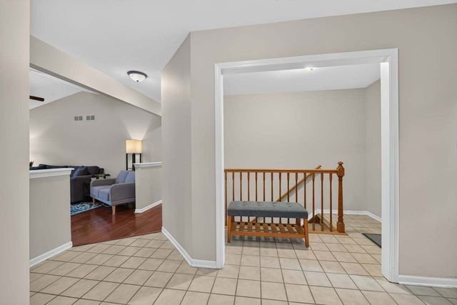 397 Meadowview Lane, Aurora, IL 60502