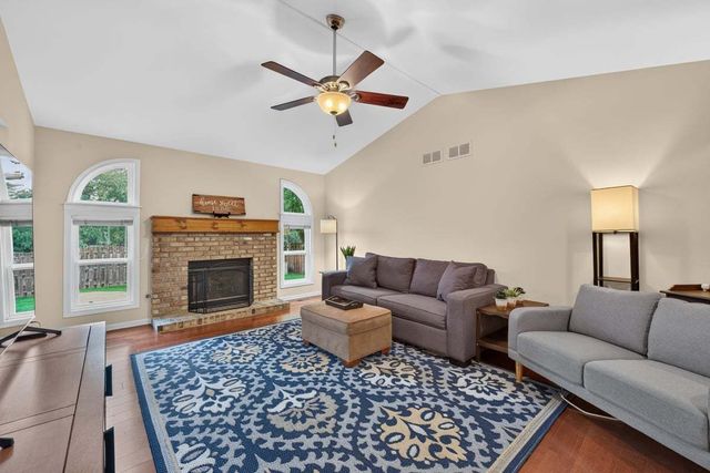 397 Meadowview Lane, Aurora, IL 60502
