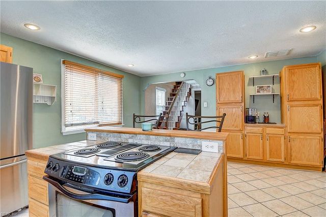 1616 Croyden RD, Norfolk, VA 23503