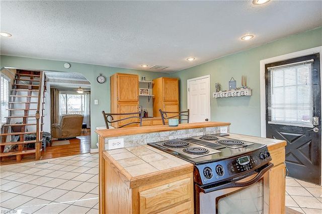 1616 Croyden RD, Norfolk, VA 23503