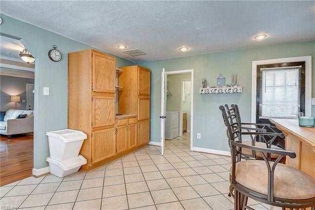 1616 Croyden RD, Norfolk, VA 23503