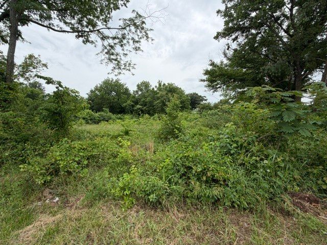 N Britt Street, Siloam Springs, AR 72761