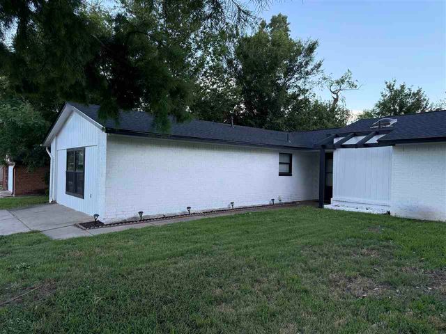 4811 SE Tattershall Way, Lawton, OK 73501