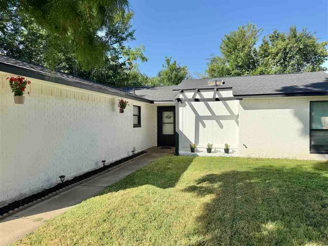 4811 SE Tattershall Way, Lawton, OK 73501