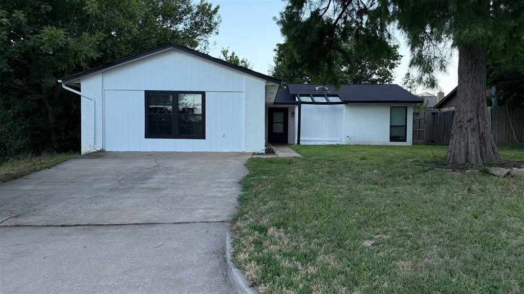 4811 SE Tattershall Way, Lawton, OK 73501