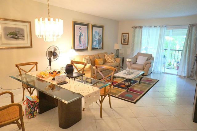 7286 HUNTINGTON Lane 306, Delray Beach, FL 33446