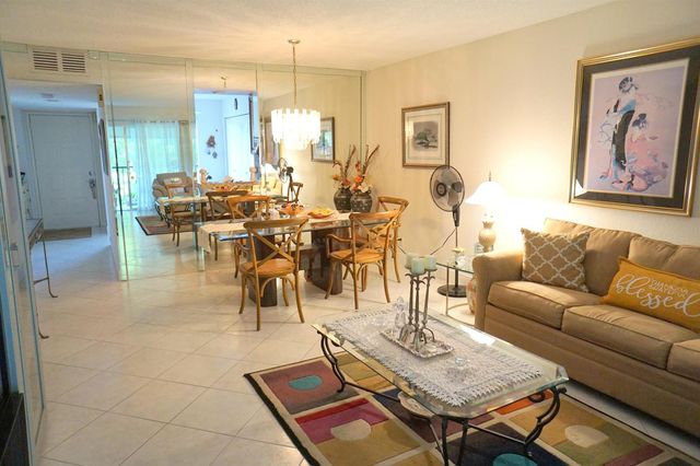7286 HUNTINGTON Lane 306, Delray Beach, FL 33446