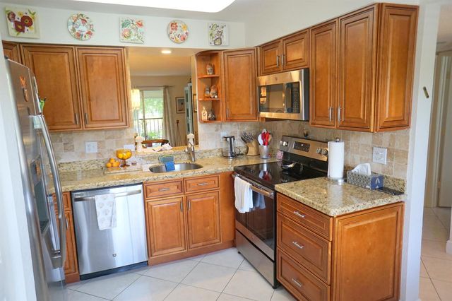 7286 HUNTINGTON Lane 306, Delray Beach, FL 33446