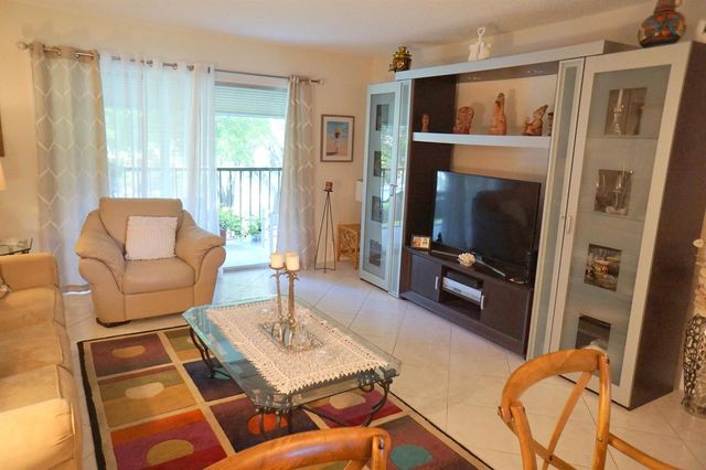 7286 HUNTINGTON Lane 306, Delray Beach, FL 33446
