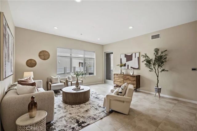 21 Gramercy 421, Irvine, CA 92612