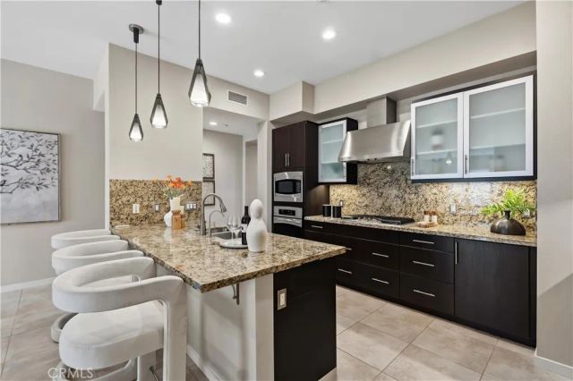 21 Gramercy 421, Irvine, CA 92612