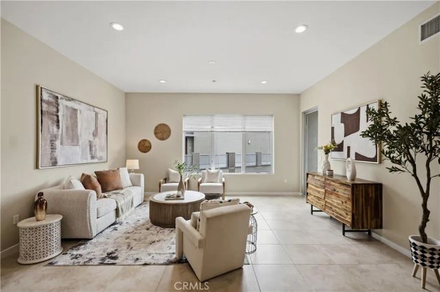 21 Gramercy 421, Irvine, CA 92612
