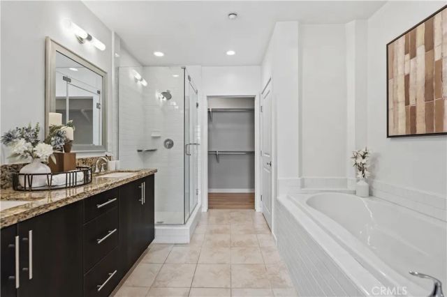 21 Gramercy 421, Irvine, CA 92612