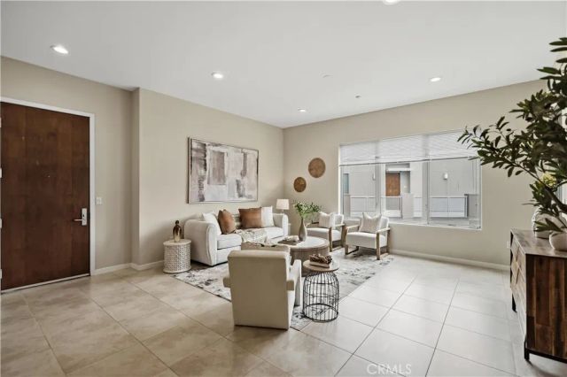 21 Gramercy 421, Irvine, CA 92612