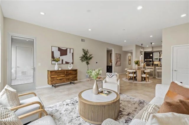 21 Gramercy 421, Irvine, CA 92612
