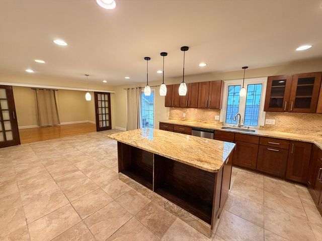 112 Quinobequin Rd, Newton, MA 02462