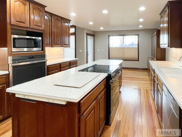 98 N 50 E, Blackfoot, ID 83221