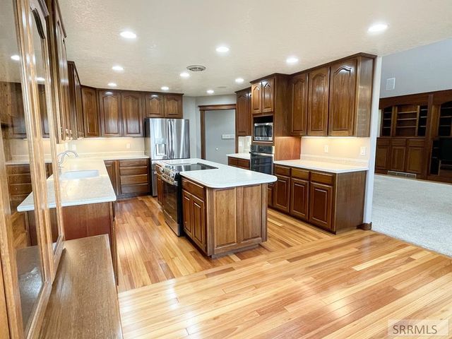 98 N 50 E, Blackfoot, ID 83221