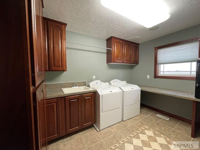 98 N 50 E, Blackfoot, ID 83221