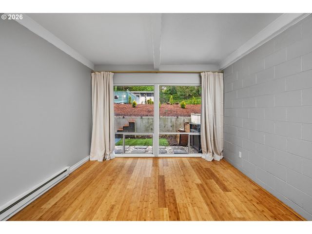 4460 Sw SCHOLLS FERRY Rd 8, Portland, OR 97225