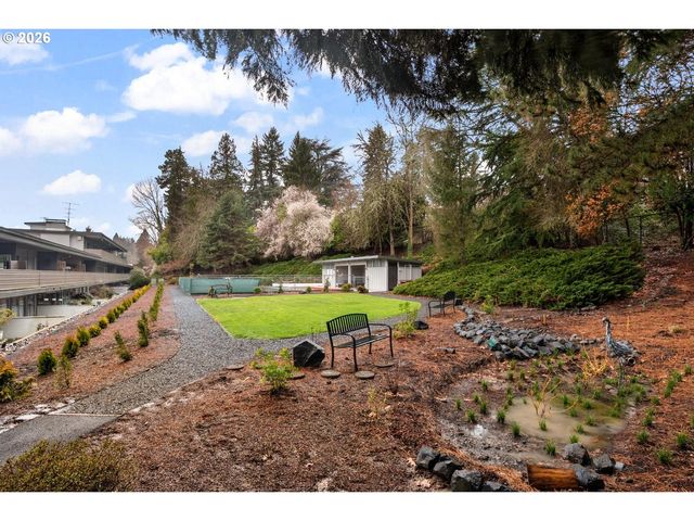 4460 Sw SCHOLLS FERRY Rd 8, Portland, OR 97225