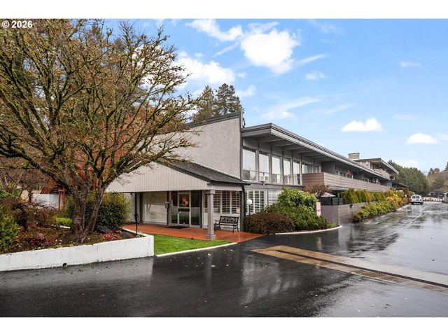 4460 Sw SCHOLLS FERRY Rd 8, Portland, OR 97225