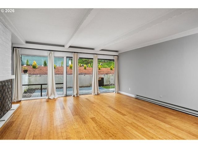 4460 Sw SCHOLLS FERRY Rd 8, Portland, OR 97225